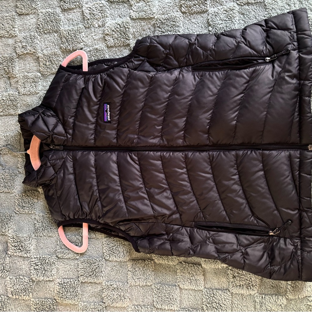 Patagonia | Black Puffer Vest size M